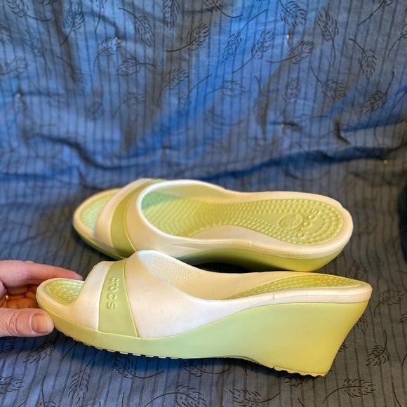 Crocs Sassari mint and white wedge slip on sandal. 9 - Picture 3 of 4